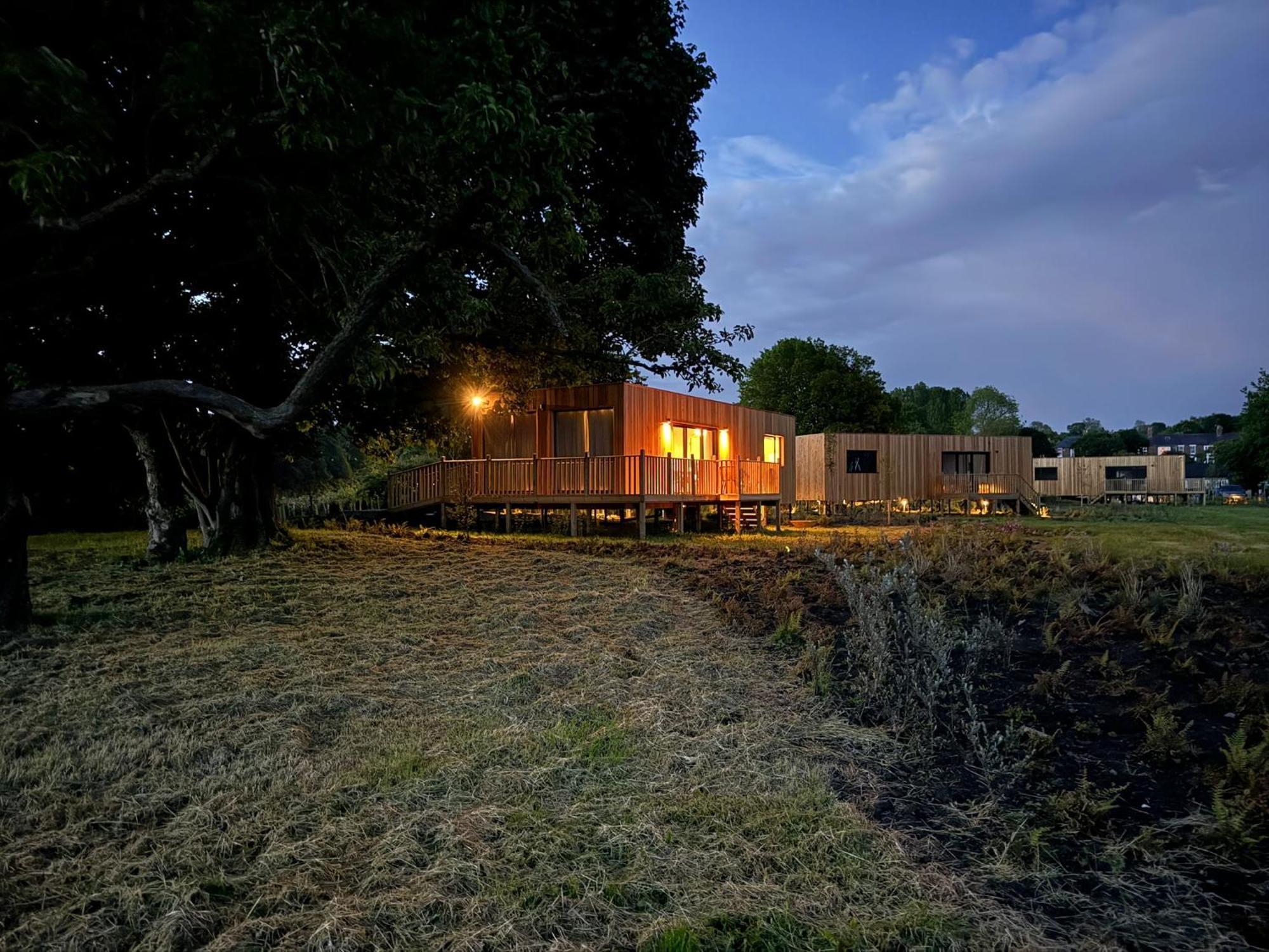 Unbox At Poplar Tree Villa Durham Exterior photo